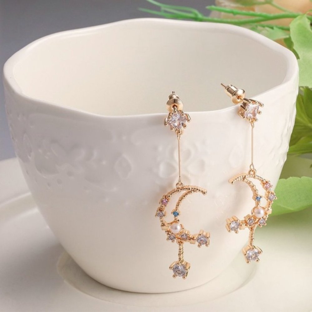 Moon and Star Earring, Celestial Pearl Earrings, Night Sky Drop Dangle Earrings